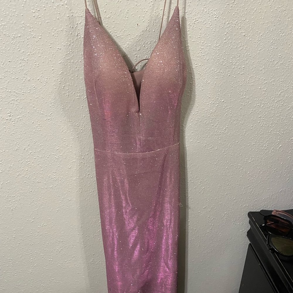 Fashion Nova Dress
Color: Pink with sparkles
Size: Large